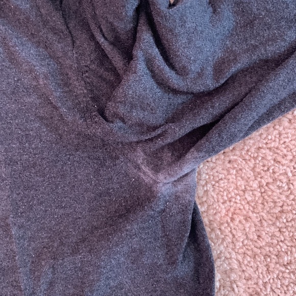 Old Navy Lightweight Sweater - Picture 3 of 4